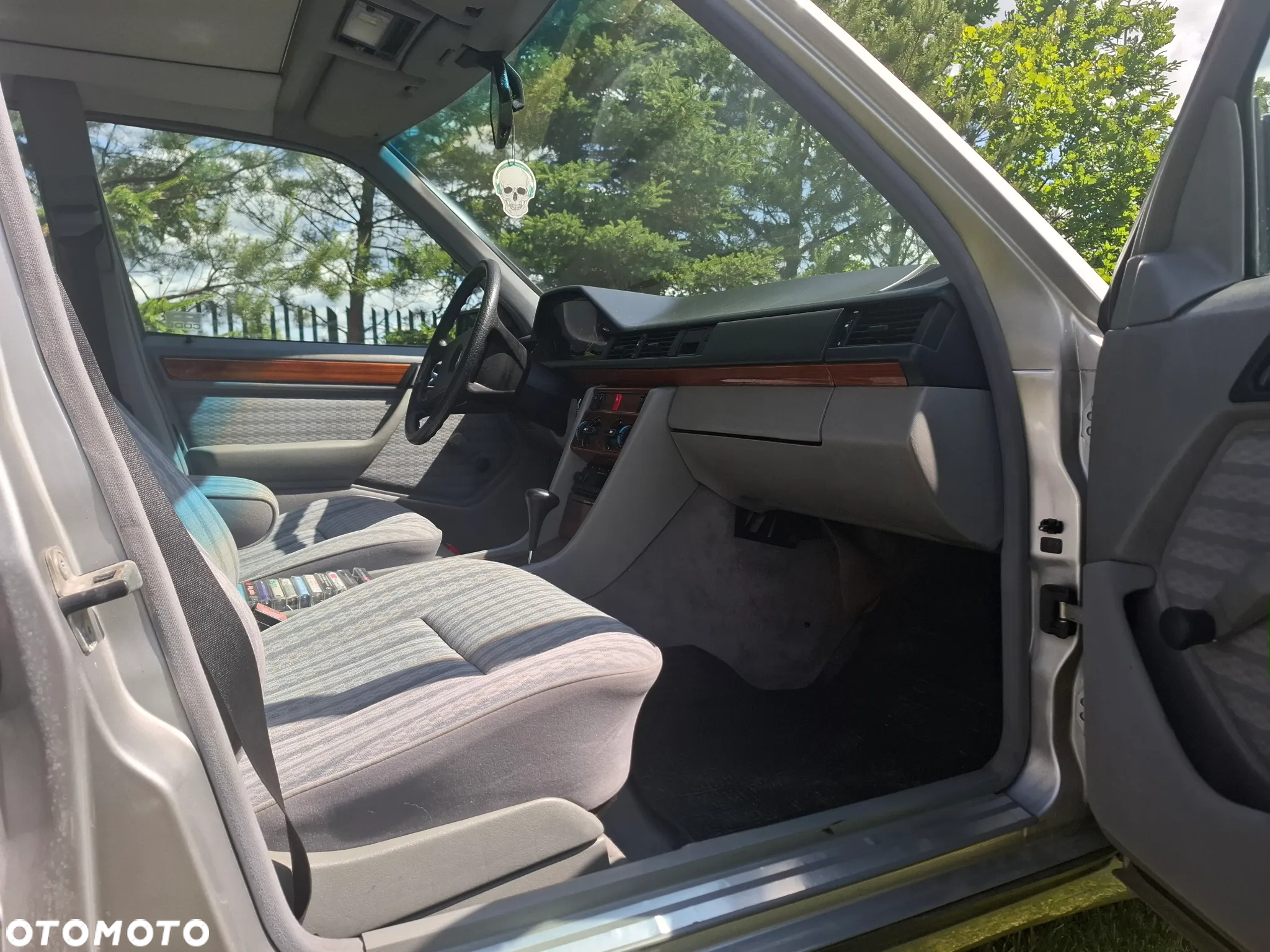 Mercedes-Benz W124 (1984-1993) - 16