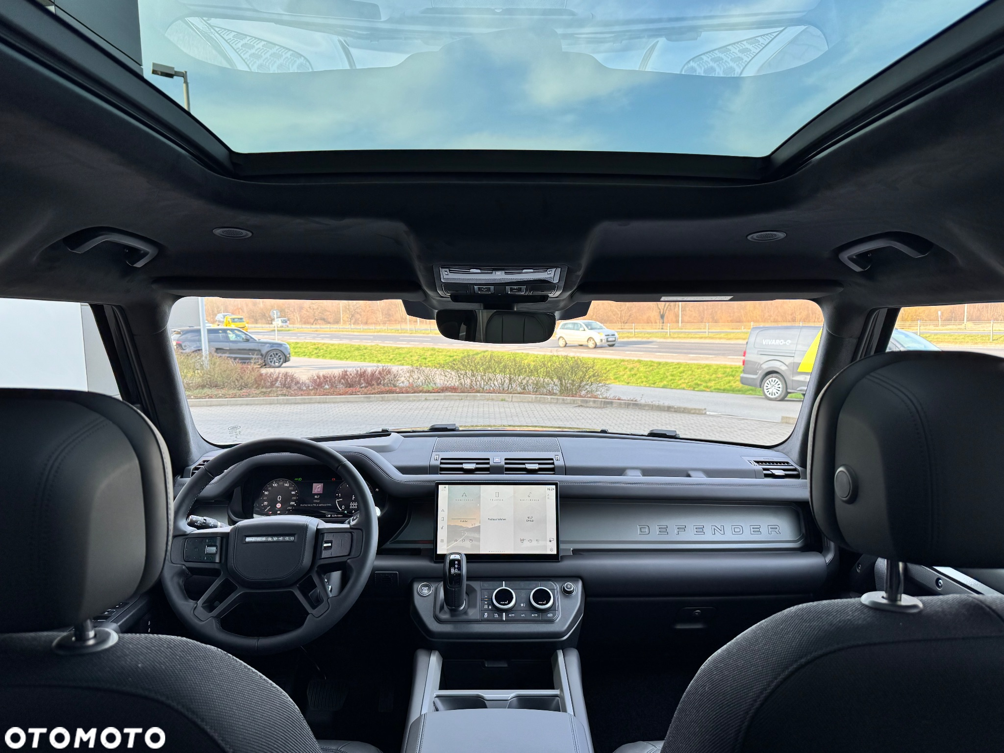 Land Rover Defender - 8