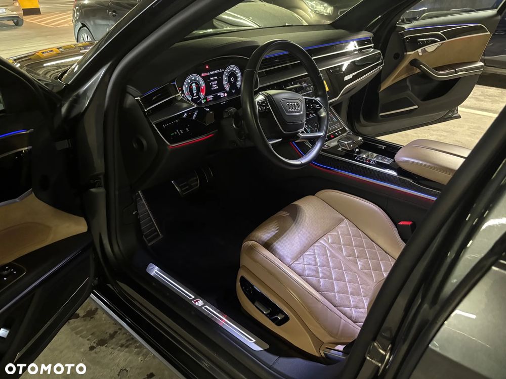 Audi S8 - 14