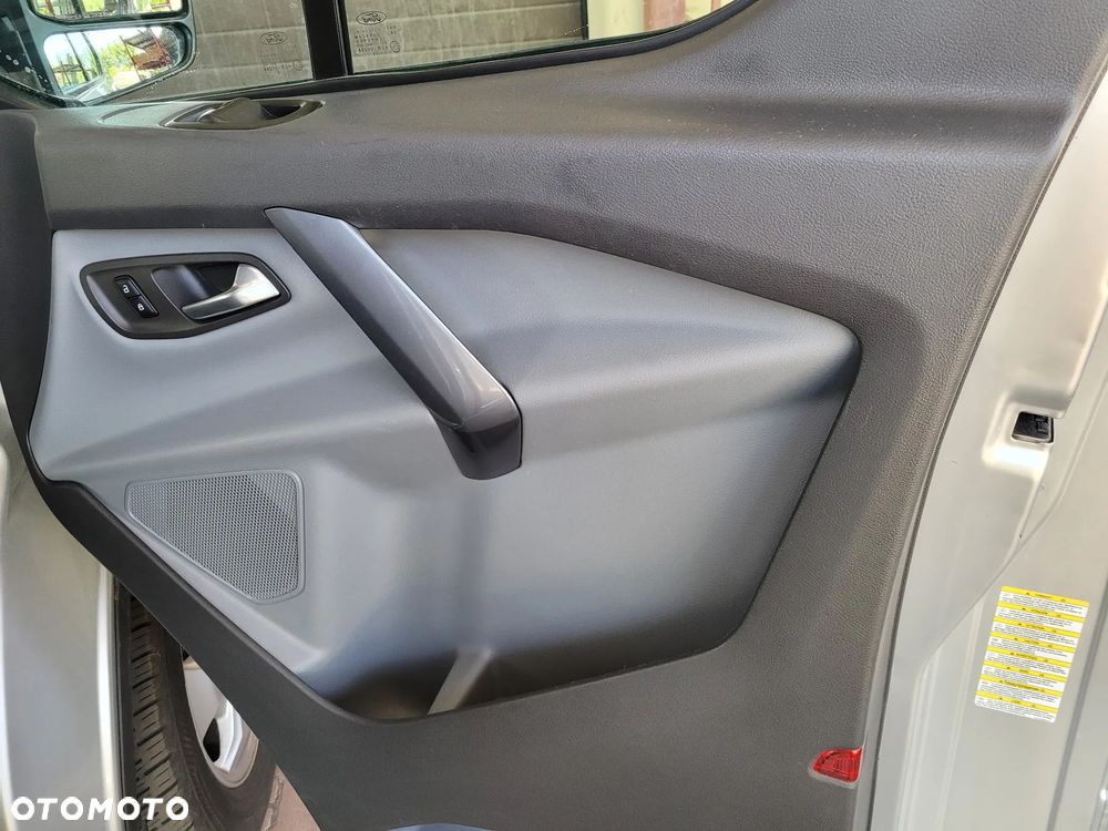 Ford TRANSIT CUSTOM - 32