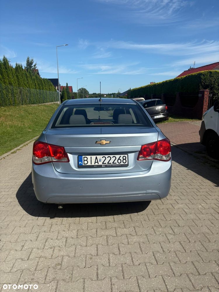Chevrolet Cruze - 11