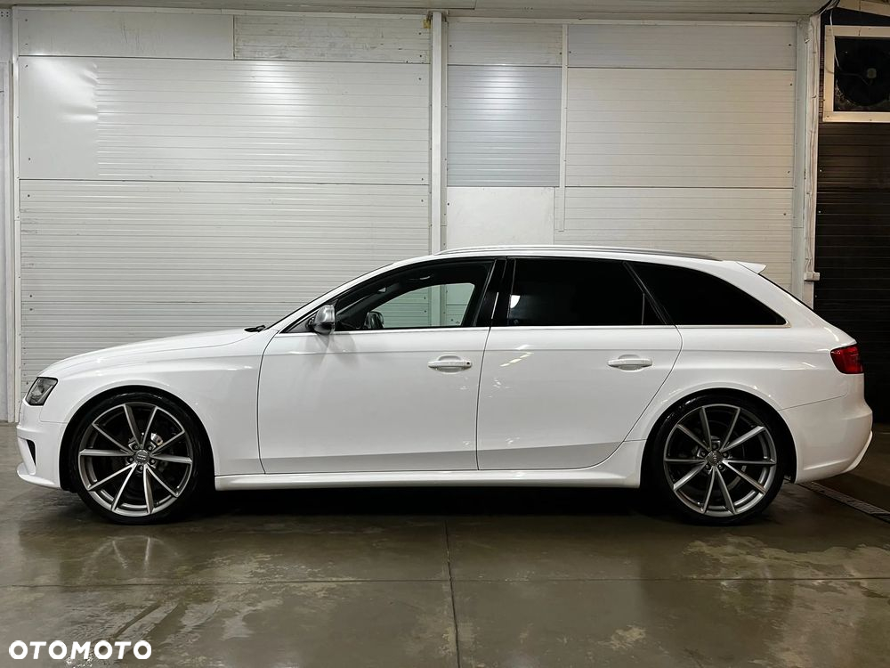 Audi RS4 Standard - 6