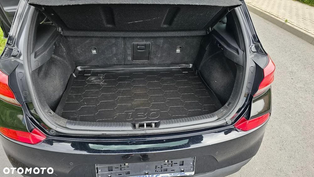 Hyundai i30 1.4 T-GDI Premiere Luxury DCT - 25