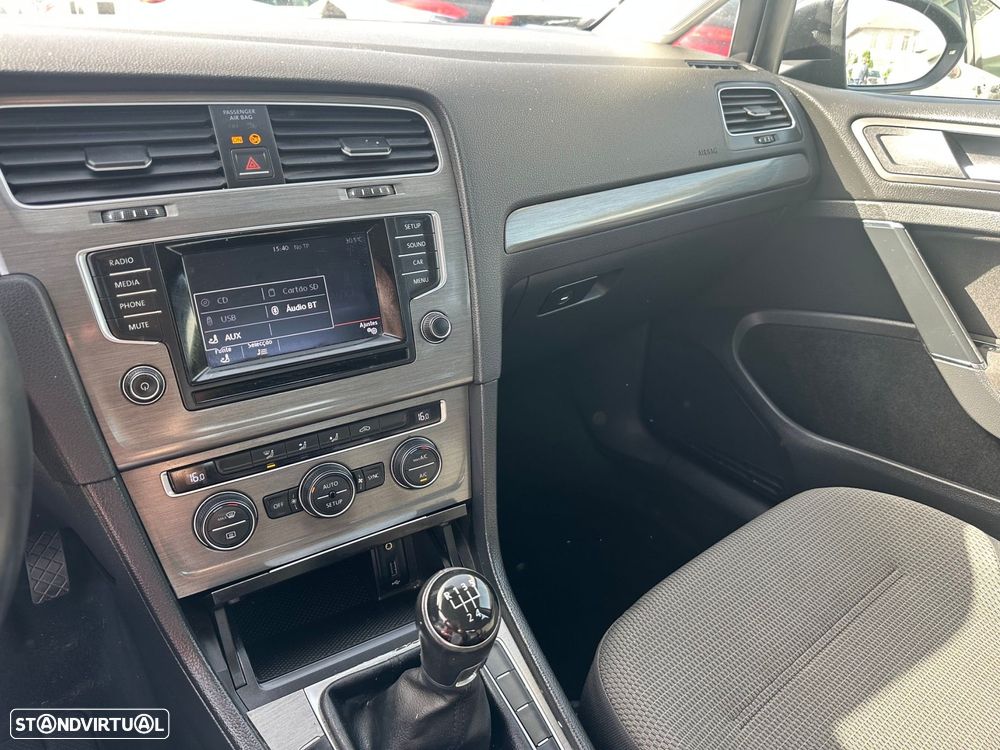 VW Golf 1.6 TDi Confortline - 15