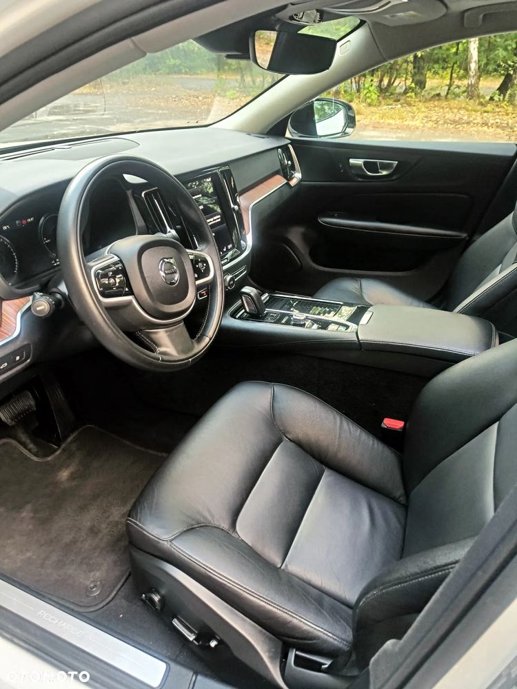 Volvo S60 T8 Recharge AWD Plus Dark - 26