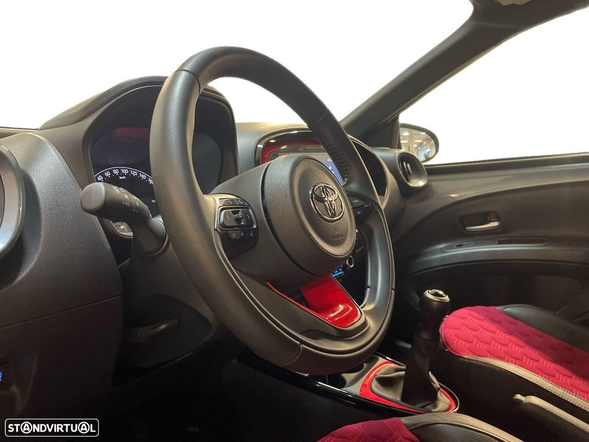 Toyota Aygo X 1.0 Undercover - 12