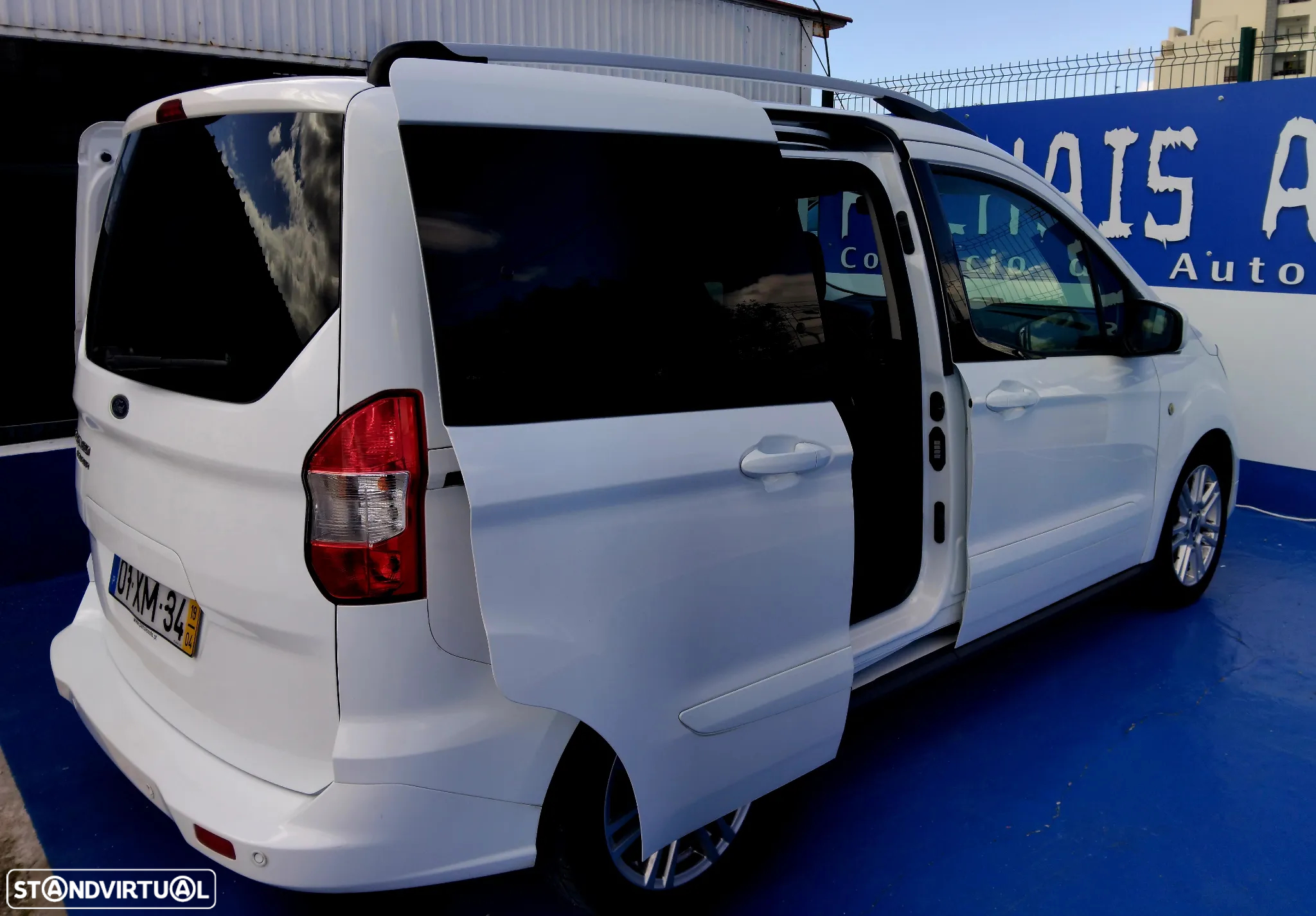 Ford Tourneo Courier 1.0 EcoBoost Titanium - 22