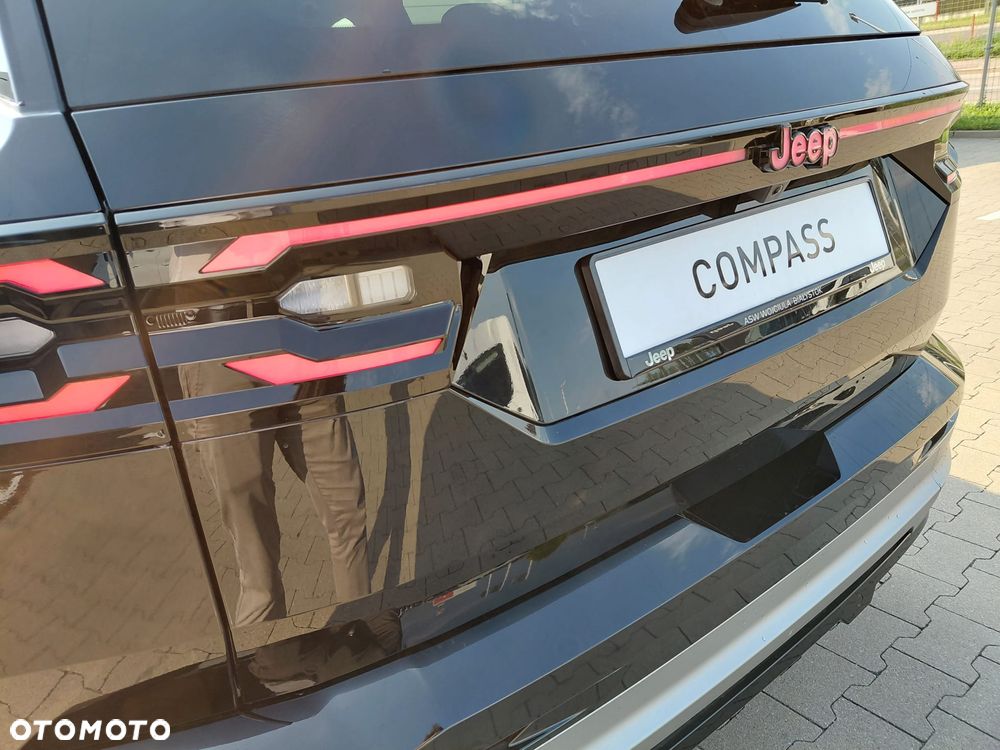 Jeep Compass 1.2 T3 mHEV Summit FWD DCT - 39
