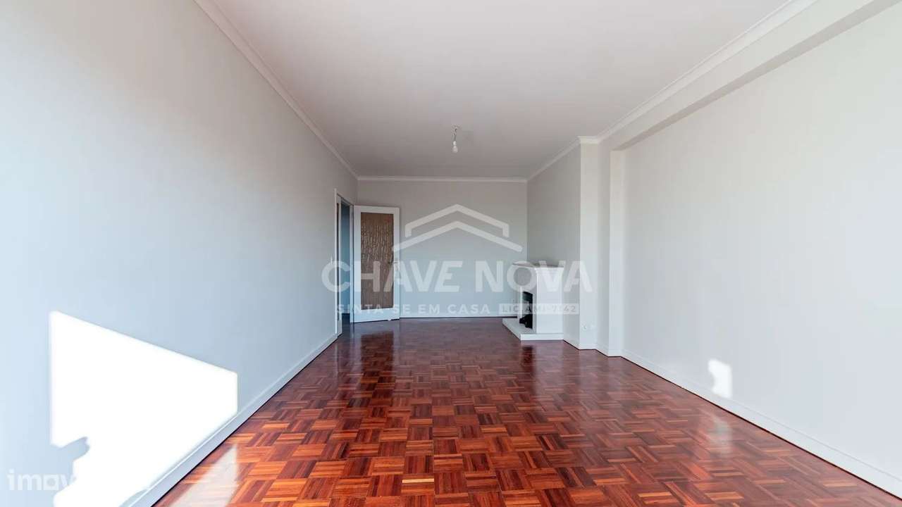 Apartamento T2 Renovado junto ao Arrábida Shopping - Grande imagem: 3/15