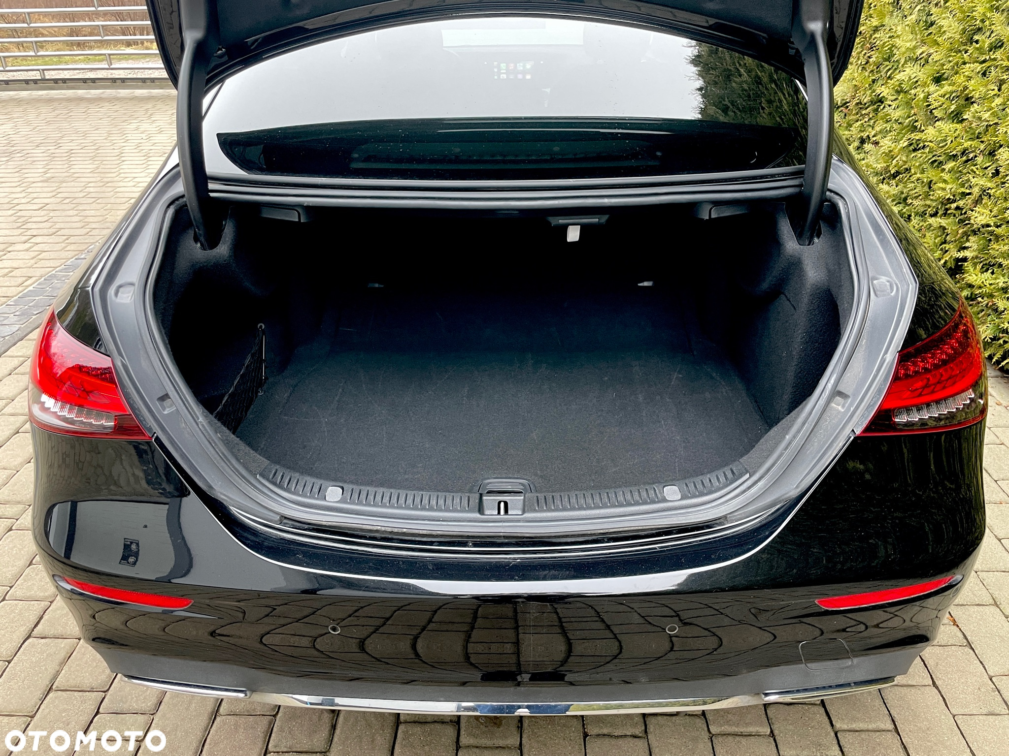 Mercedes-Benz Klasa E 220 d 4-Matic AMG - 17