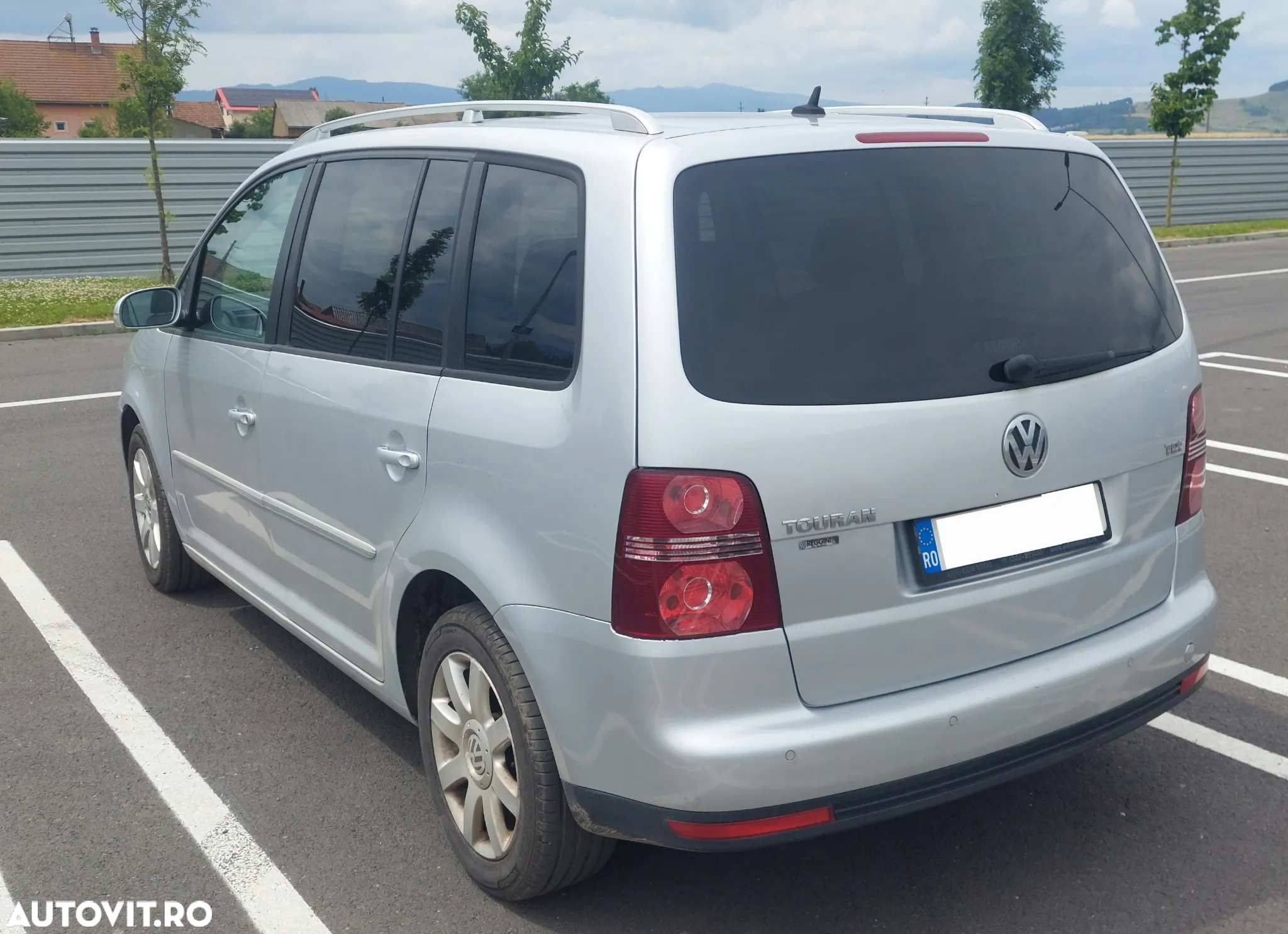 Volkswagen Touran - 3