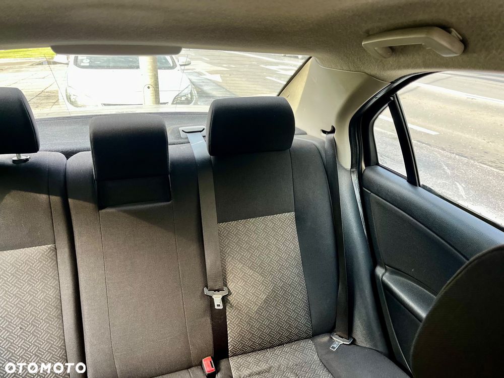 Ford Mondeo 1.8 X - 12