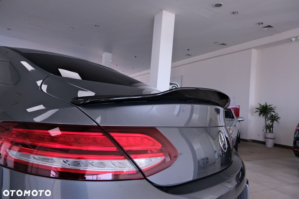 Mercedes-Benz Klasa C 300 9G-TRONIC AMG Line - 13