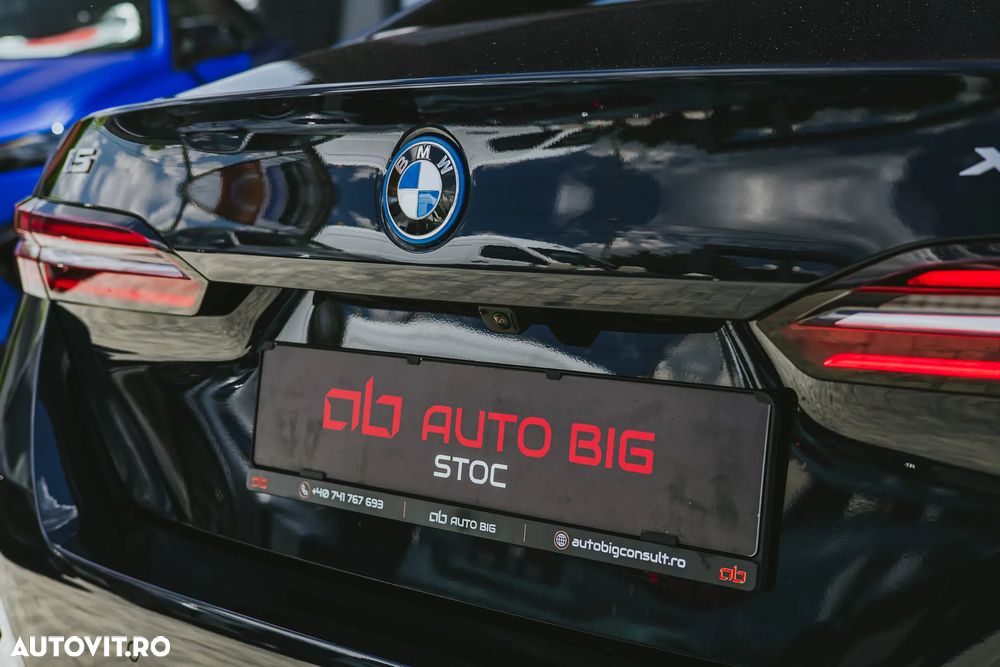 BMW i5 - 19