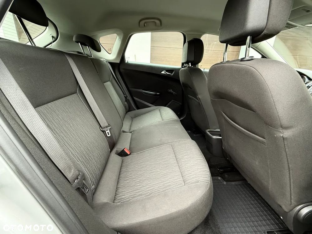 Opel Astra GTC 1.4 Turbo - 22