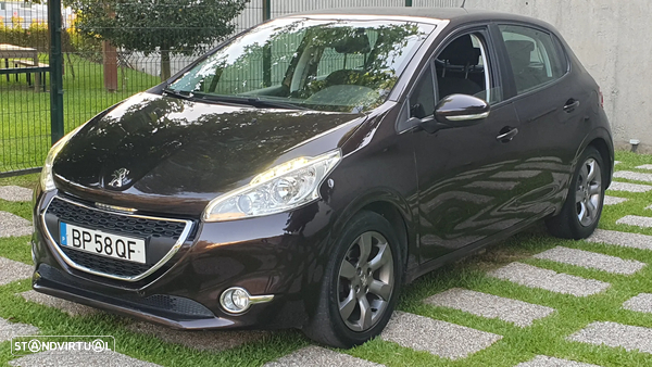 Peugeot 208 82 VTI Style