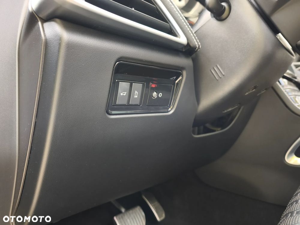 Jaguar F-Pace AWD SVR - 19