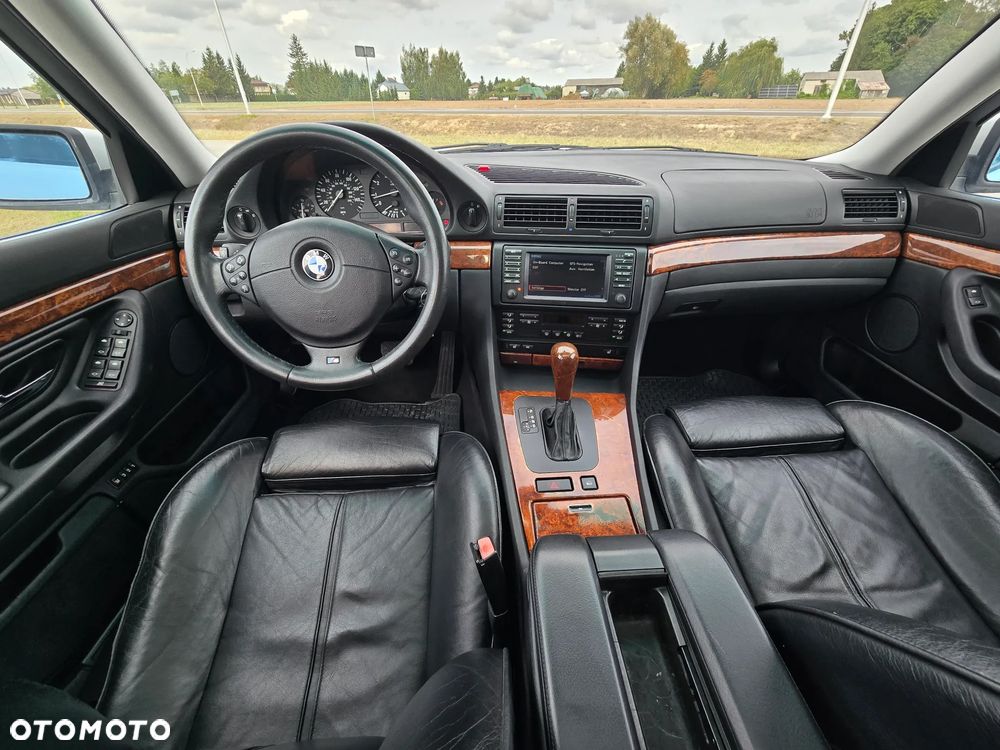 BMW Seria 7 - 24