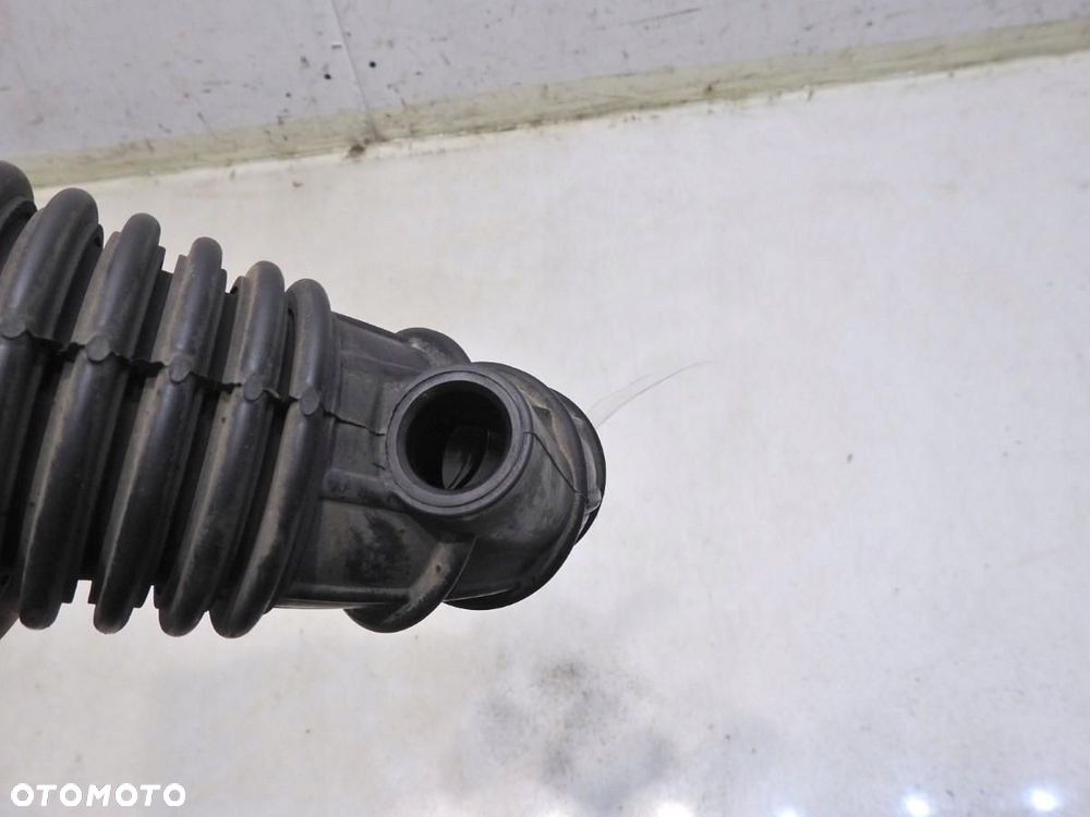 PRZEWÓD POWIETRZA AUDI A4 B8 2.0 TDI - 3