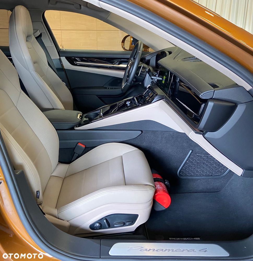 Porsche Panamera 4 E-Hybrid PHEV - 12