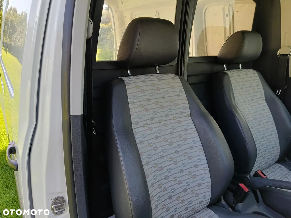 Volkswagen Caddy Maxi - 18