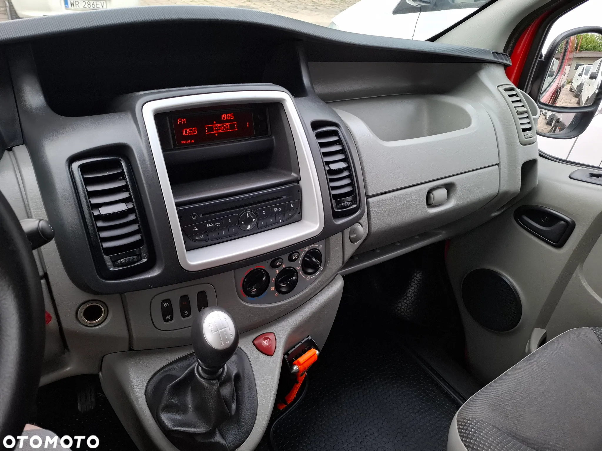 Opel Vivaro 2012 2.0CDTI 115KM 6BIEGÓW KLIMA - 22