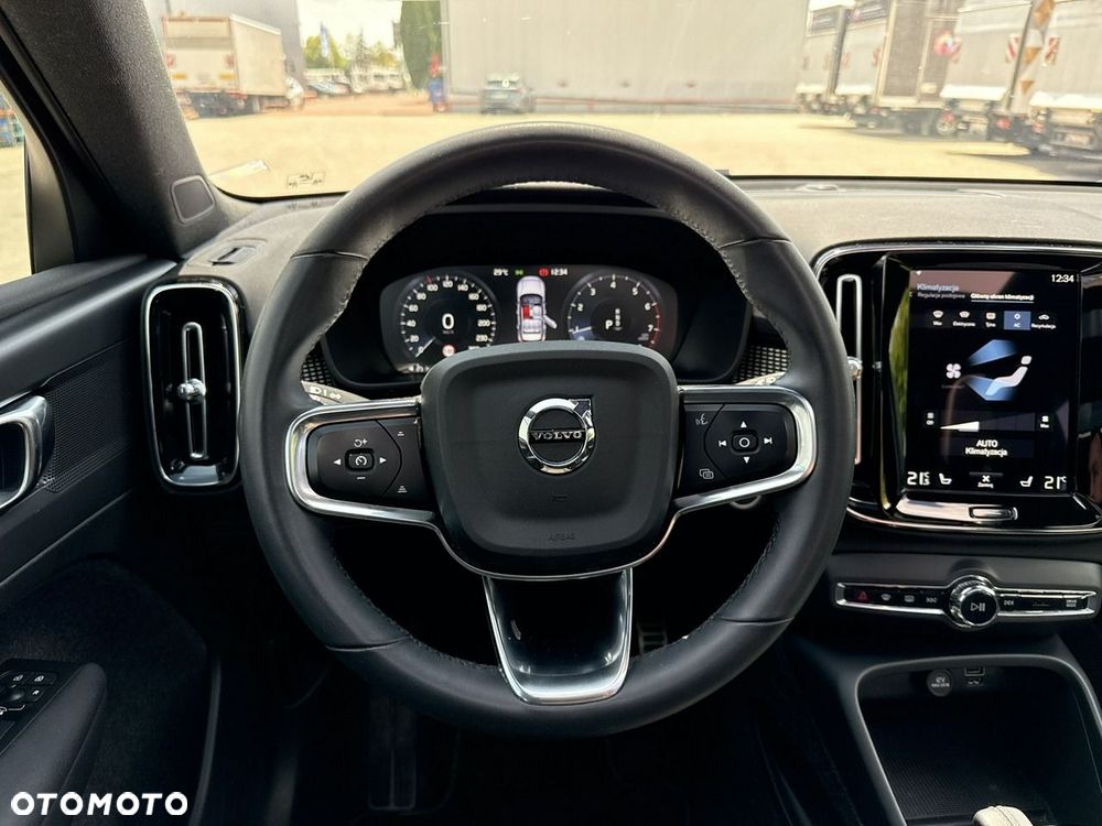 Volvo XC 40 T3 R-Design - 26