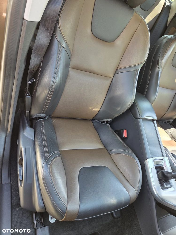 Volvo XC 60 - 11