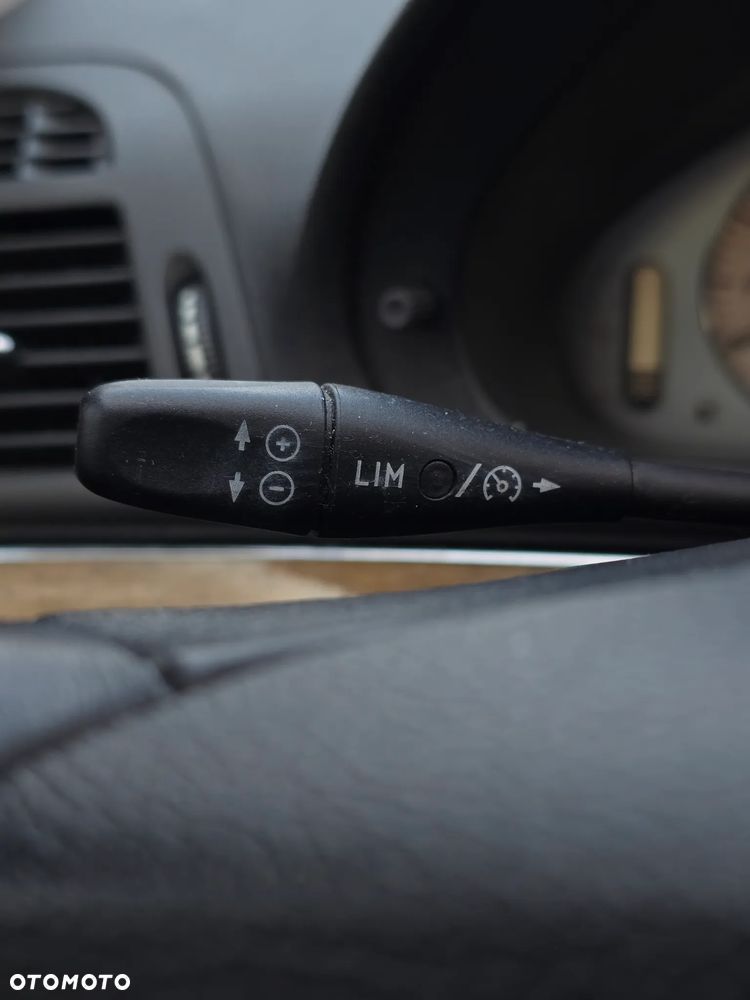 Mercedes-Benz Klasa E 320 Avantgarde - 34