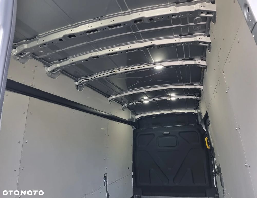 Ford Transit - 11