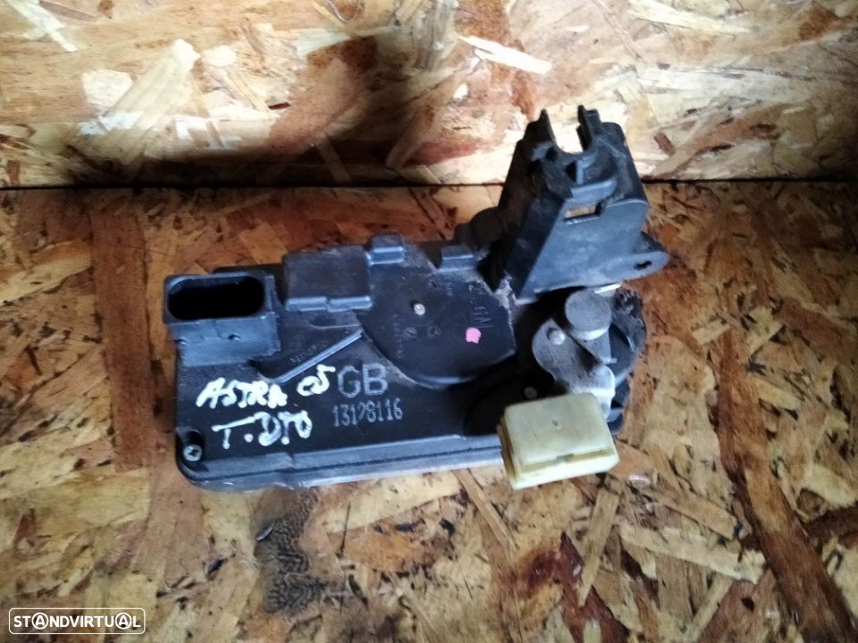 FECHO DE PORTA OPEL ASTRA H - FRENTE ESQUERDO / DIREITO / TRÁS DIREITO / ESQUERDO 3P 5P - 6