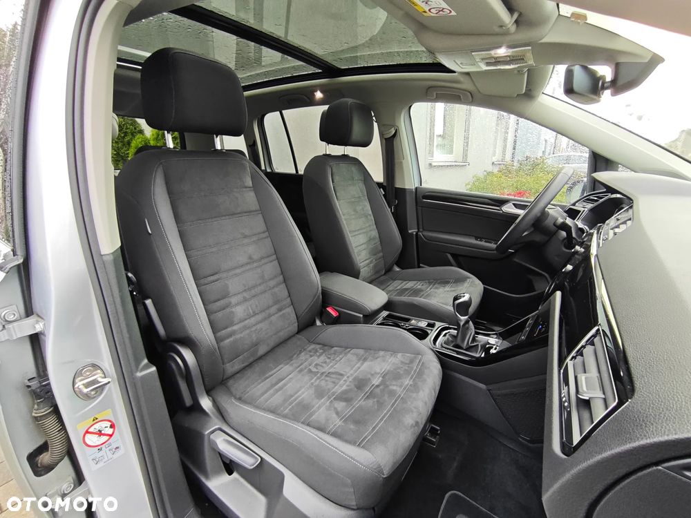 Volkswagen Touran 1.5 TSI ACT OPF Highline - 24