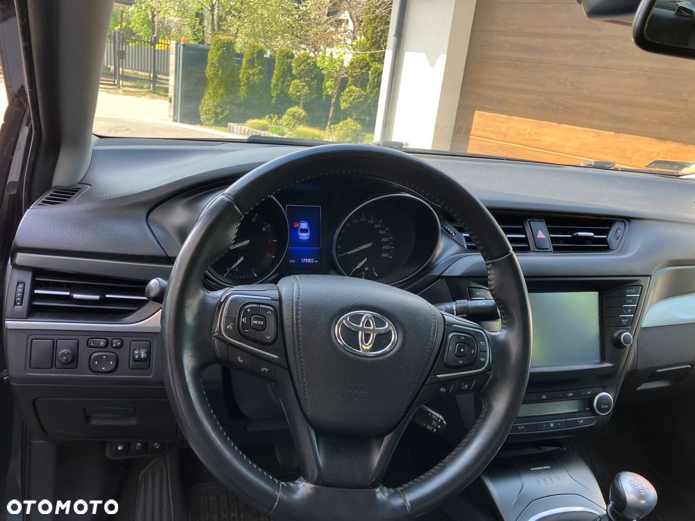Toyota Avensis 1.8 Premium - 7