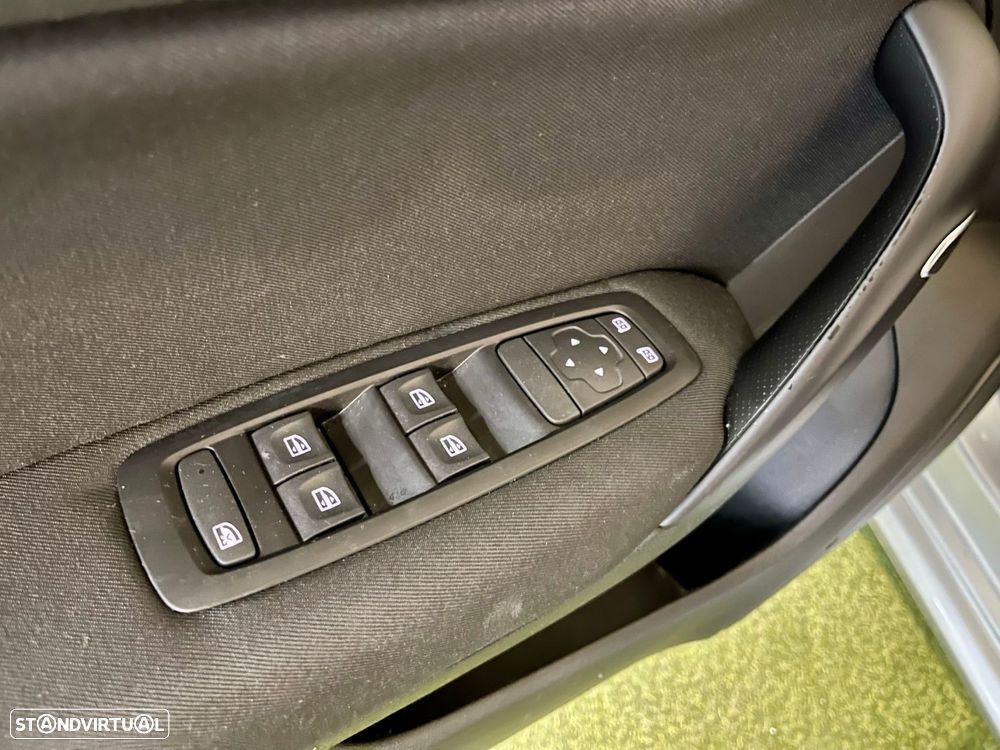 Renault Mégane Sport Tourer 1.3 TCe Limited - 30