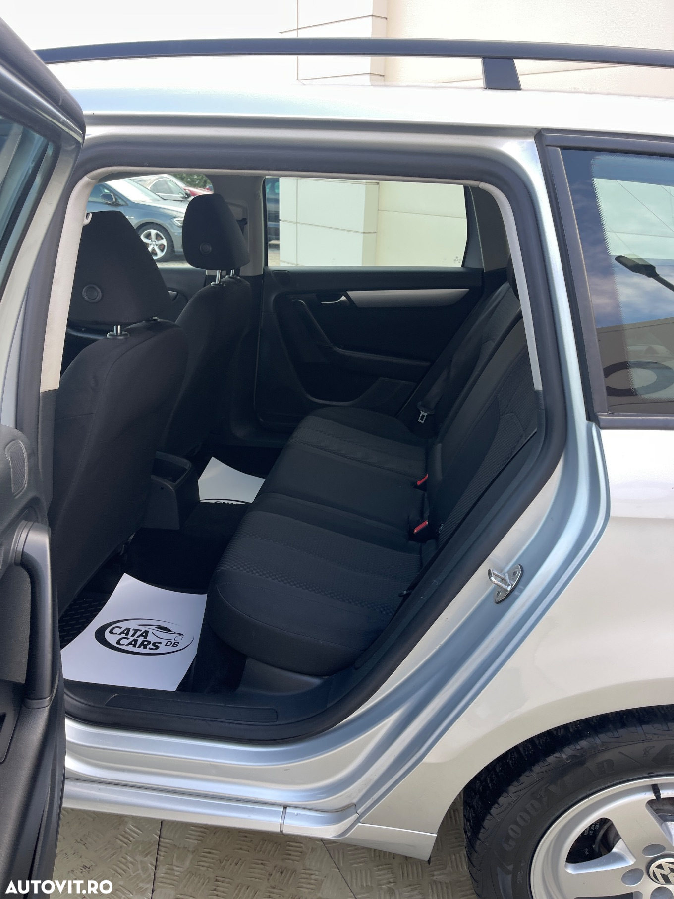 Volkswagen Passat 2.0 TDI BlueMotion Tehnology DSG Trendline - 29