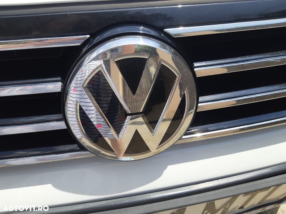 Volkswagen Passat 2.0 TDI Trendline - 13