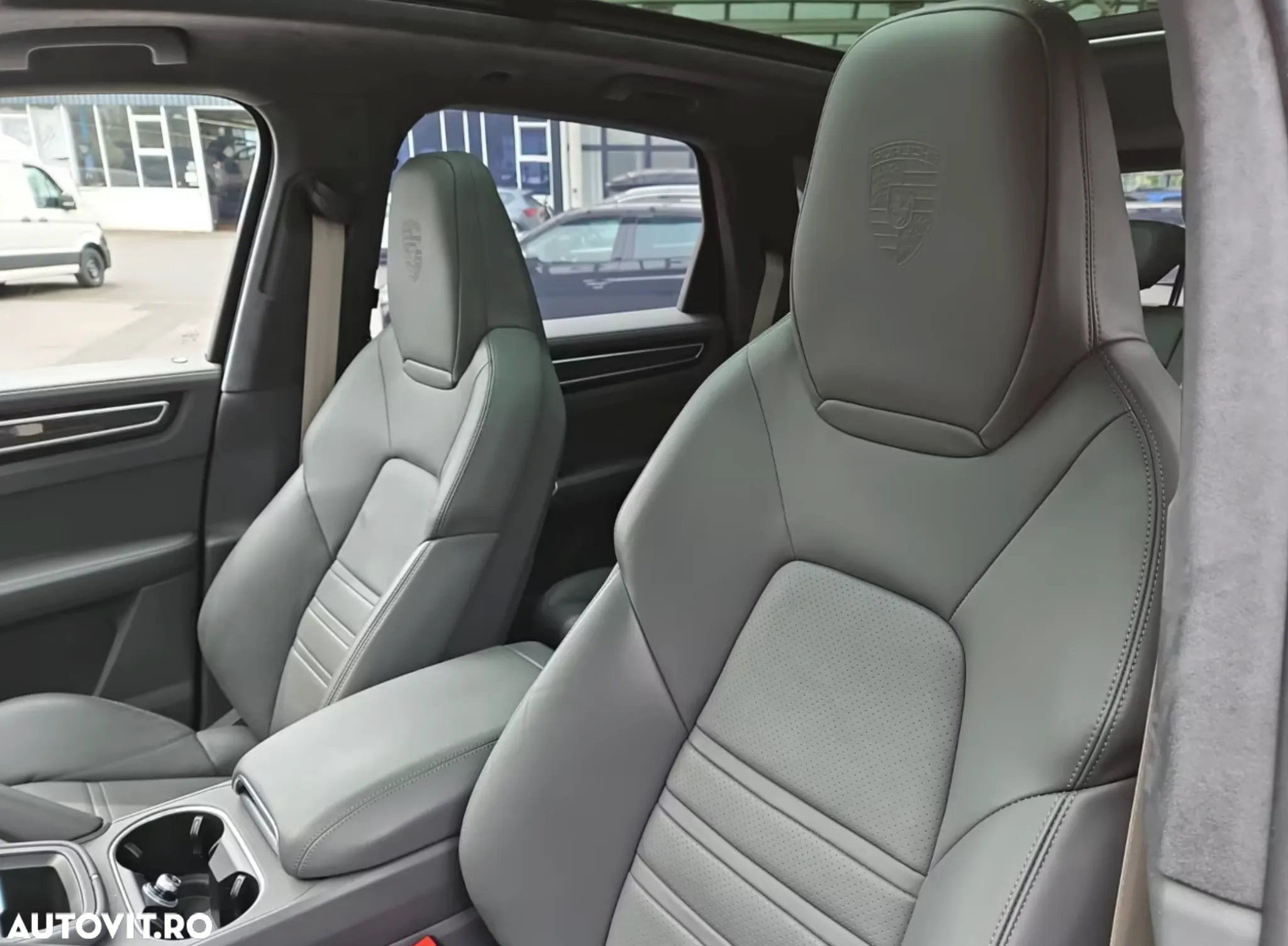 Porsche Cayenne Standard - 8