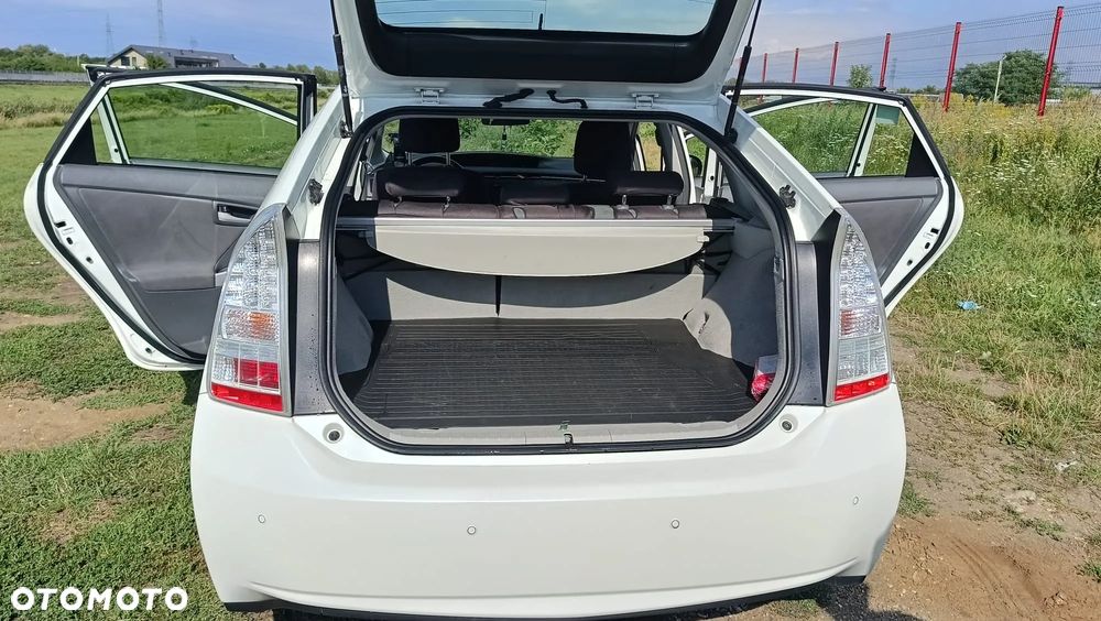 Toyota Prius - 8