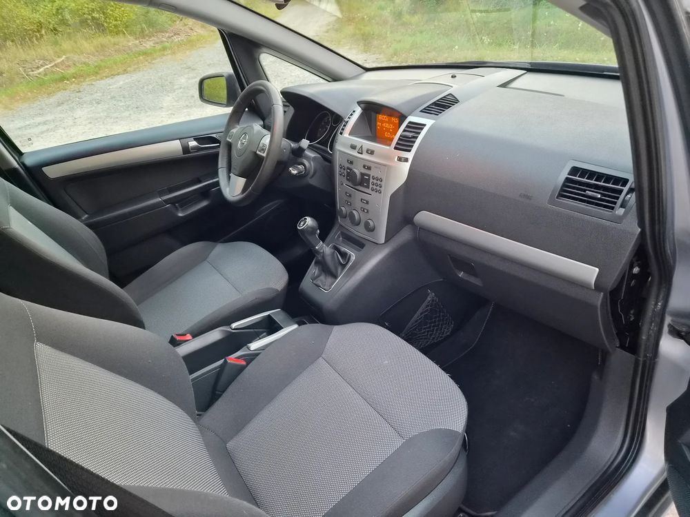 Opel Zafira - 19