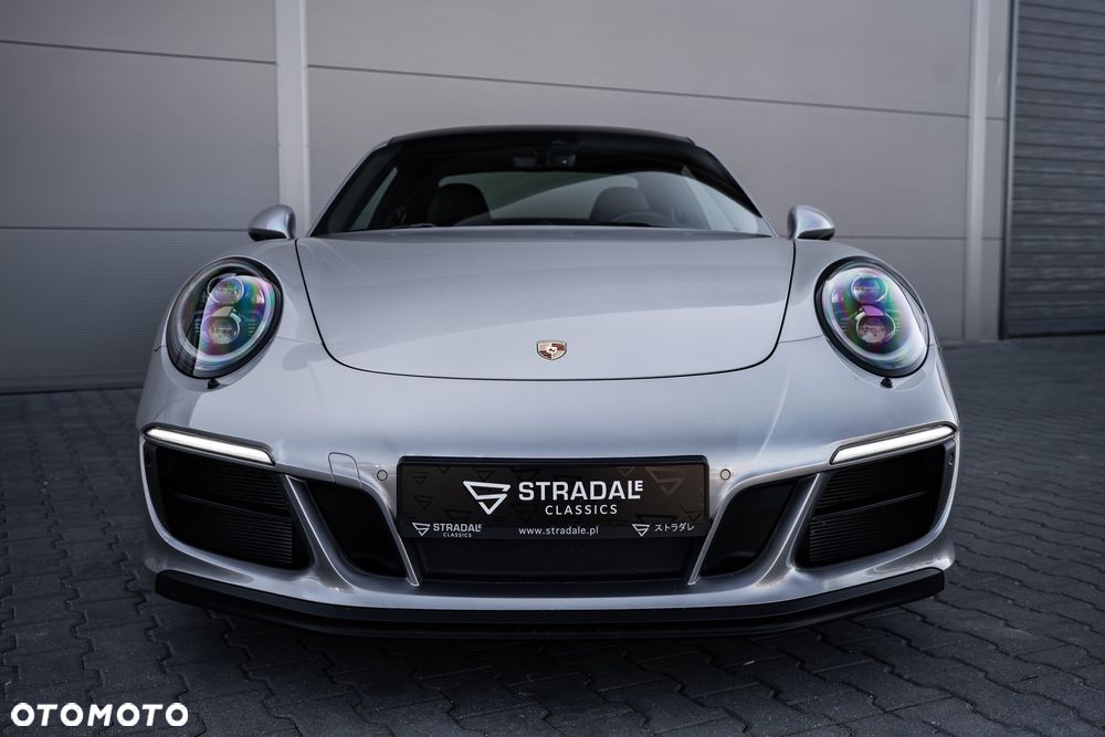 Porsche 911 Carrera 4 GTS PDK - 4
