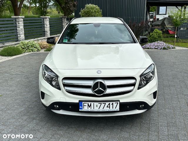 Mercedes-Benz GLA 200 - 2