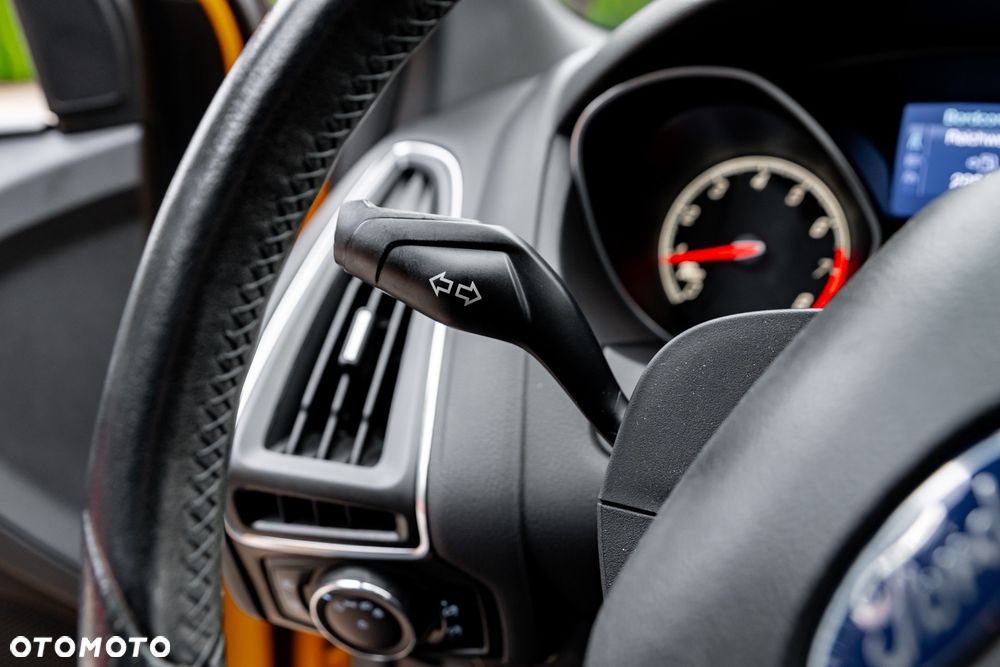 Ford Focus 2.0 EcoBoost ST - 38