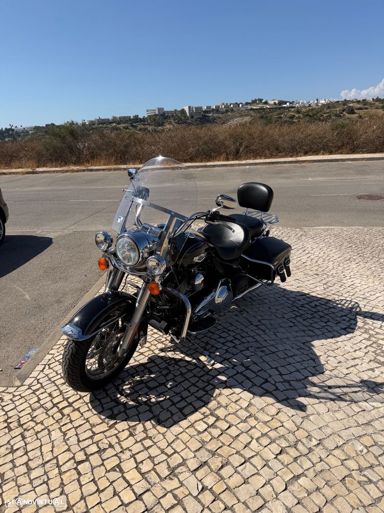 Harley-Davidson FLHRCI Road King Classic - 1