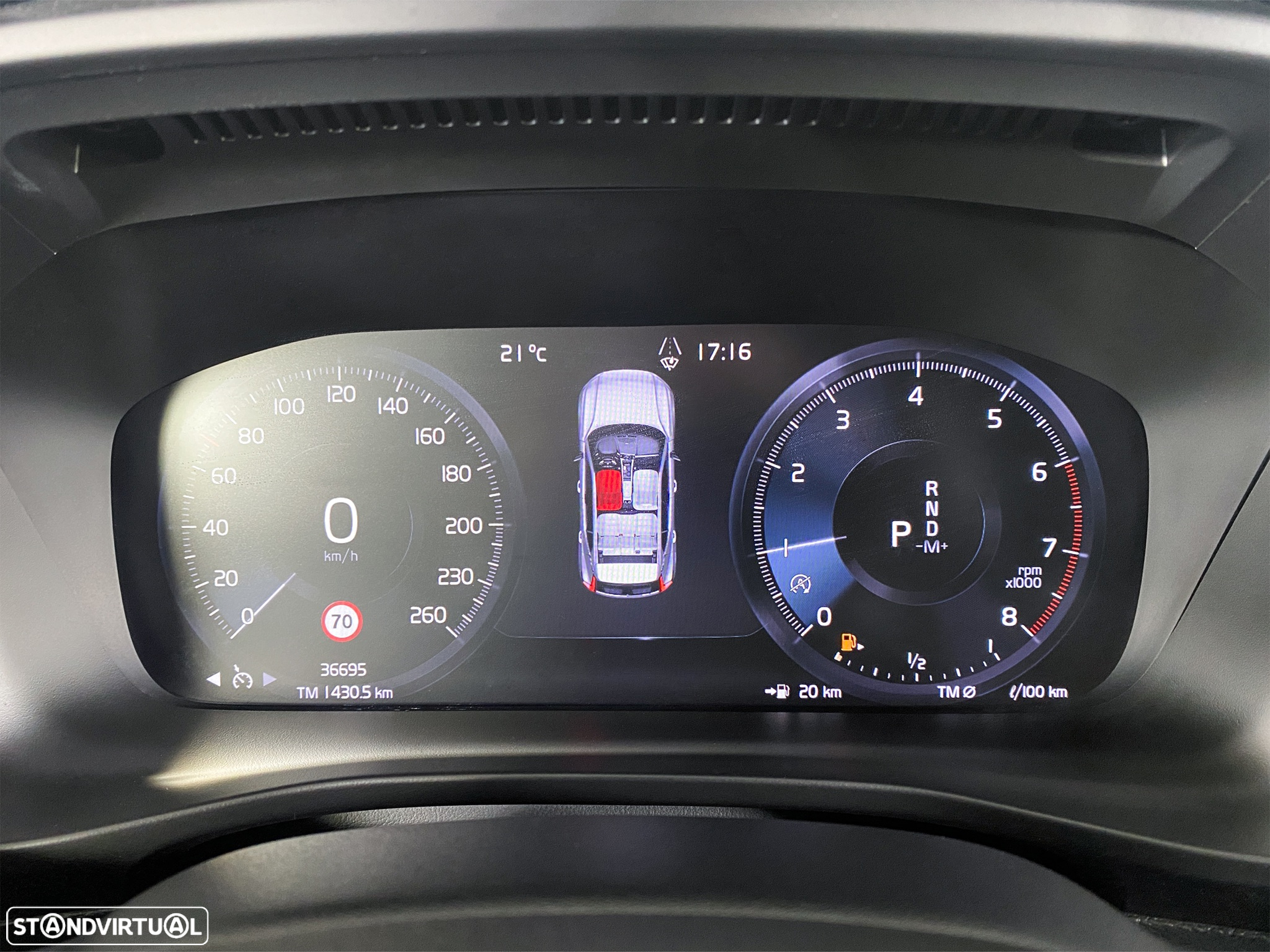 Volvo XC 40 1.5 T2 Momentum Core Geartronic - 12