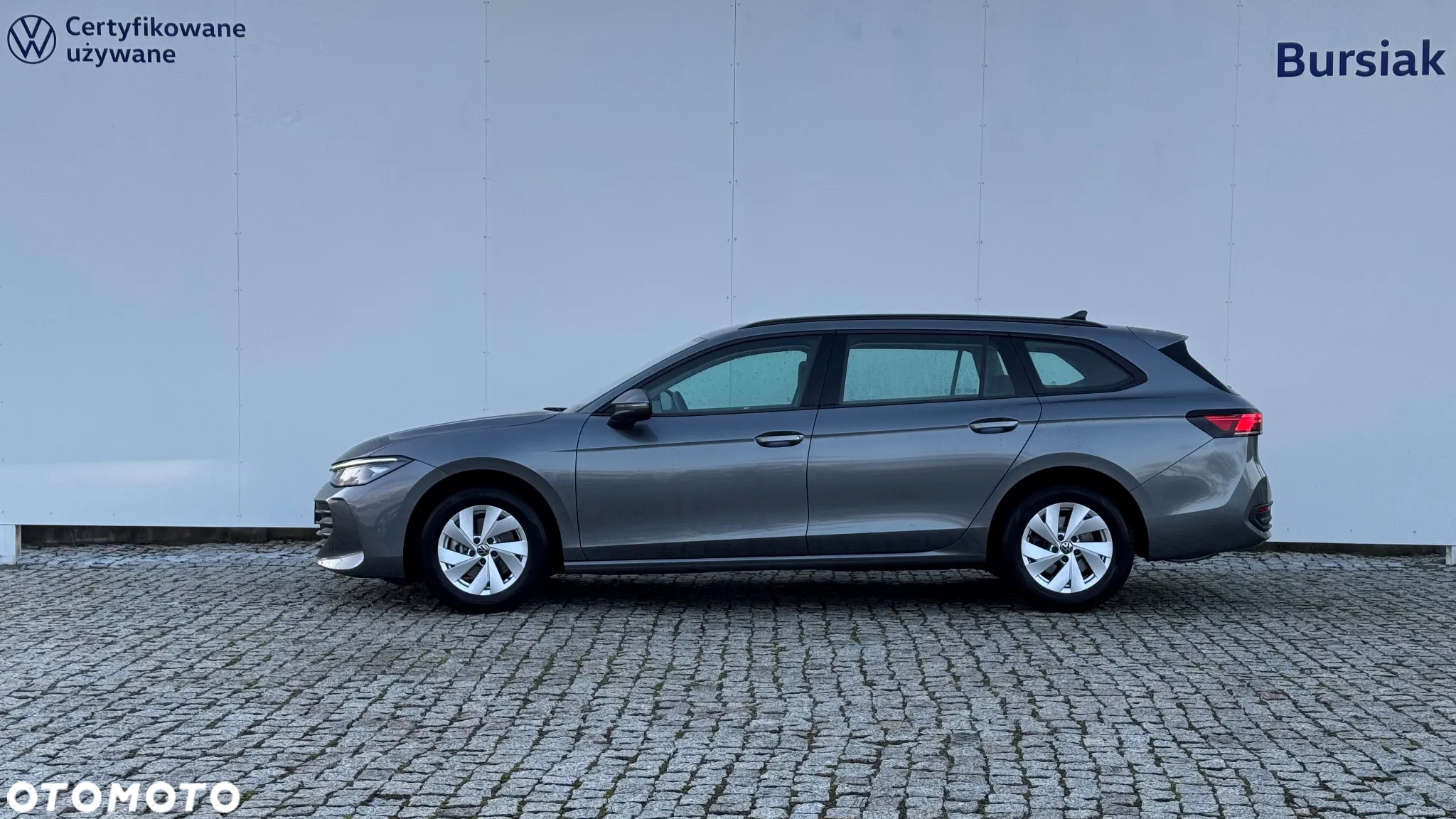 Volkswagen Passat - 4