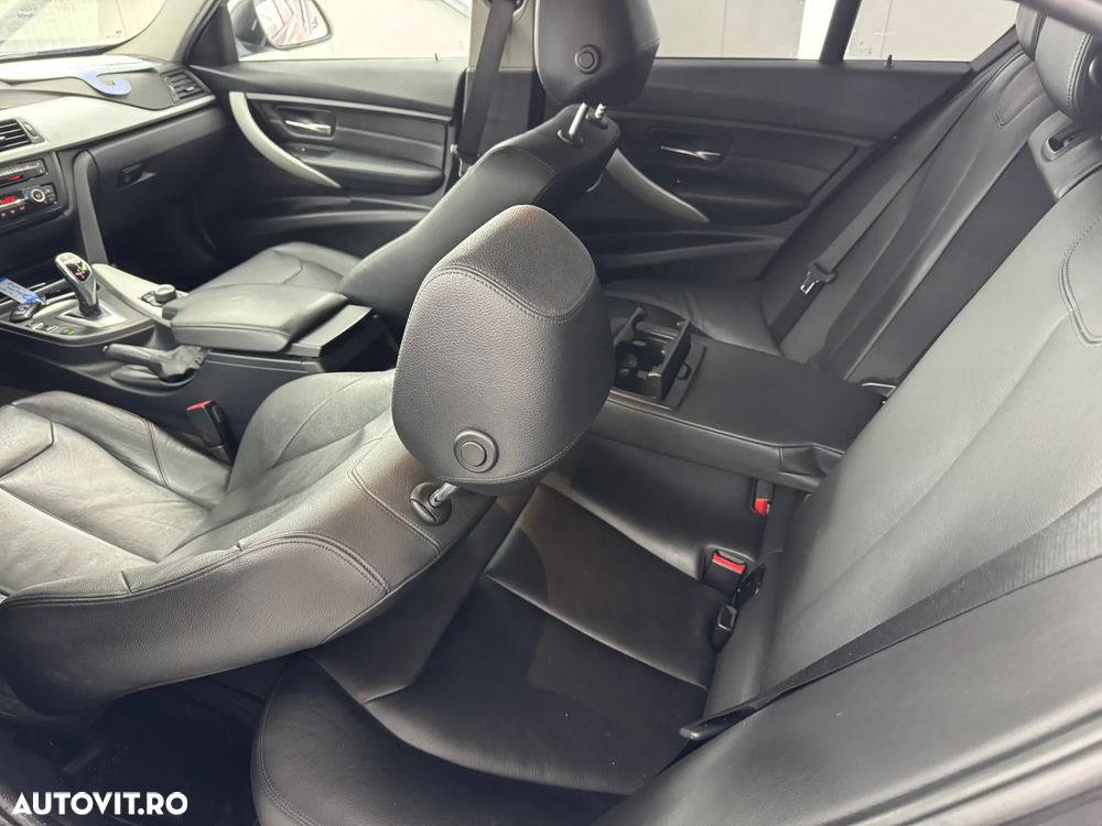 BMW Seria 3 320d Aut. Sport Line - 7