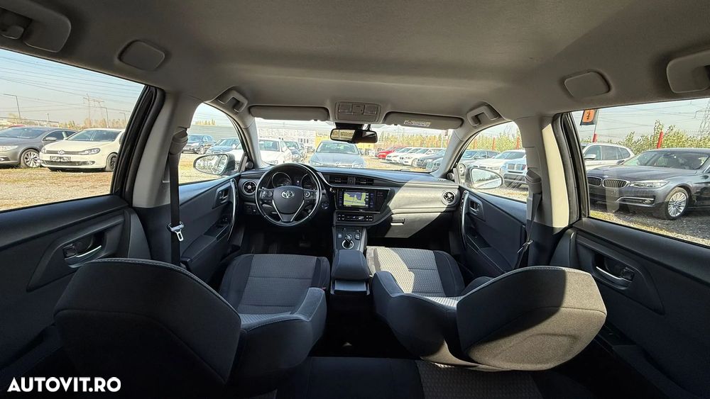Toyota Auris - 16