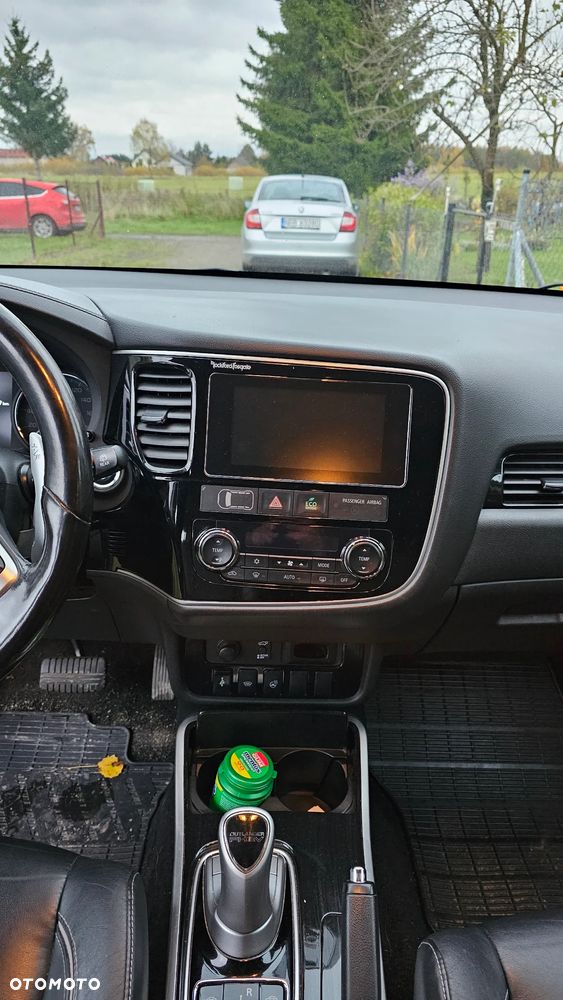Mitsubishi Outlander PHEV Instyle NAVI + - 6