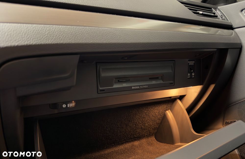 Skoda Superb 2.0 TDI Ambition DSG - 17