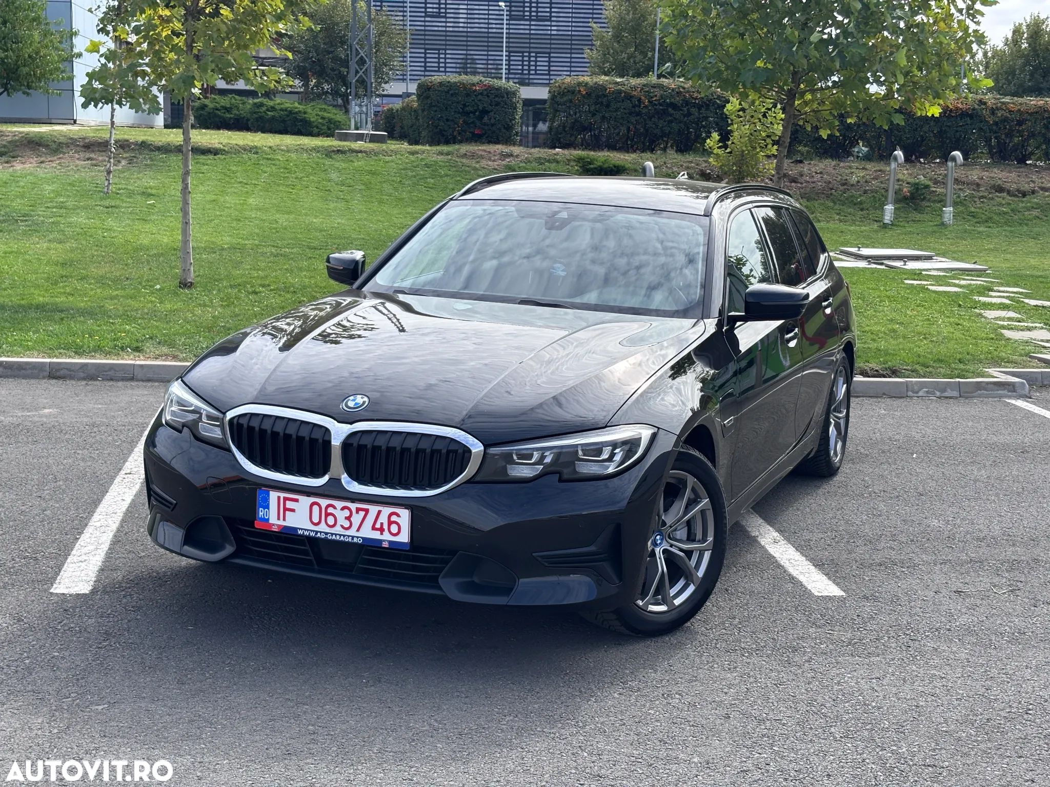 BMW Seria 3 320e Touring Aut. Sport Line - 1